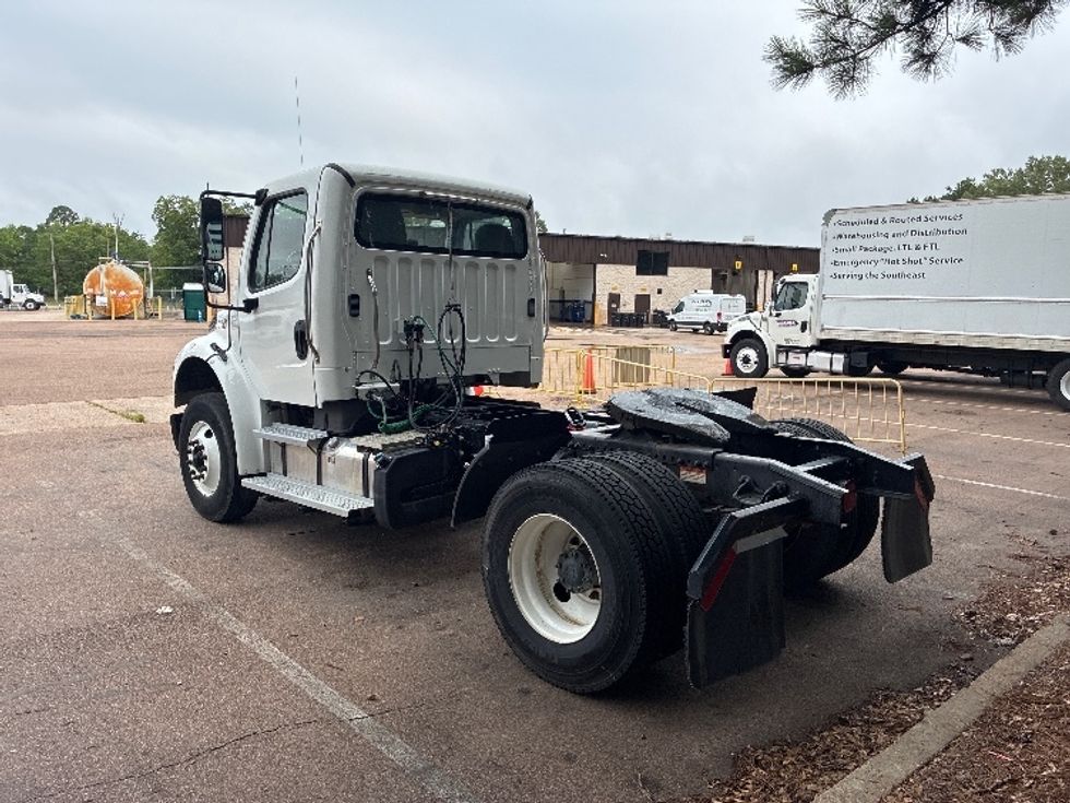 Day Cab Tractor-Heavy Duty Tractors-Freightliner-2021-M2-Jackson-MS-100,570\n\t\tmiles-$ 66,250 - Image 5