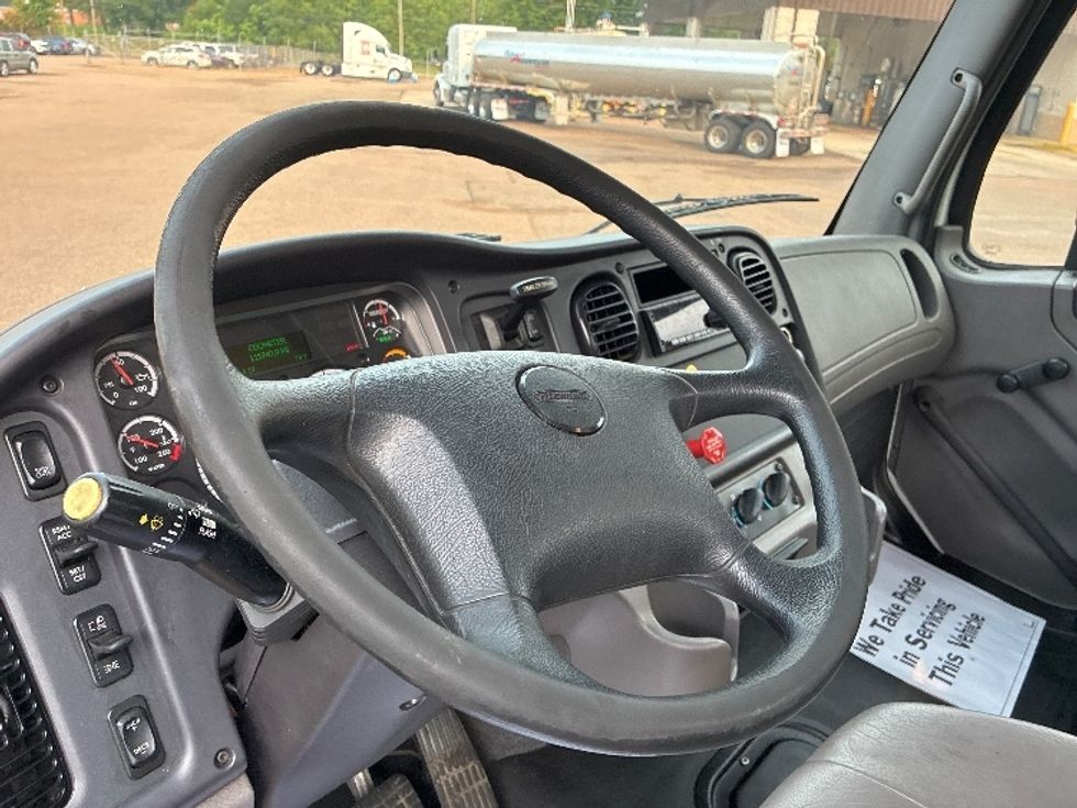 Day Cab Tractor-Heavy Duty Tractors-Freightliner-2021-M2-Jackson-MS-115,740\n\t\tmiles-$ 65,250 - Image 10