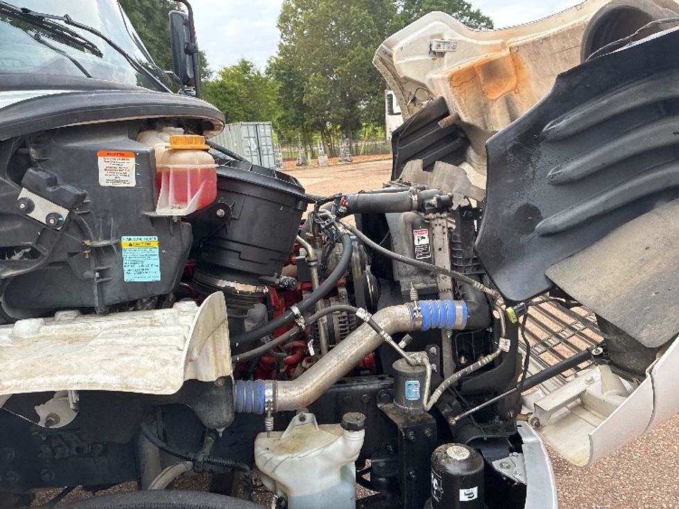 Day Cab Tractor-Heavy Duty Tractors-Freightliner-2021-M2-Jackson-MS-115,740\n\t\tmiles-$ 65,250 - Image 15