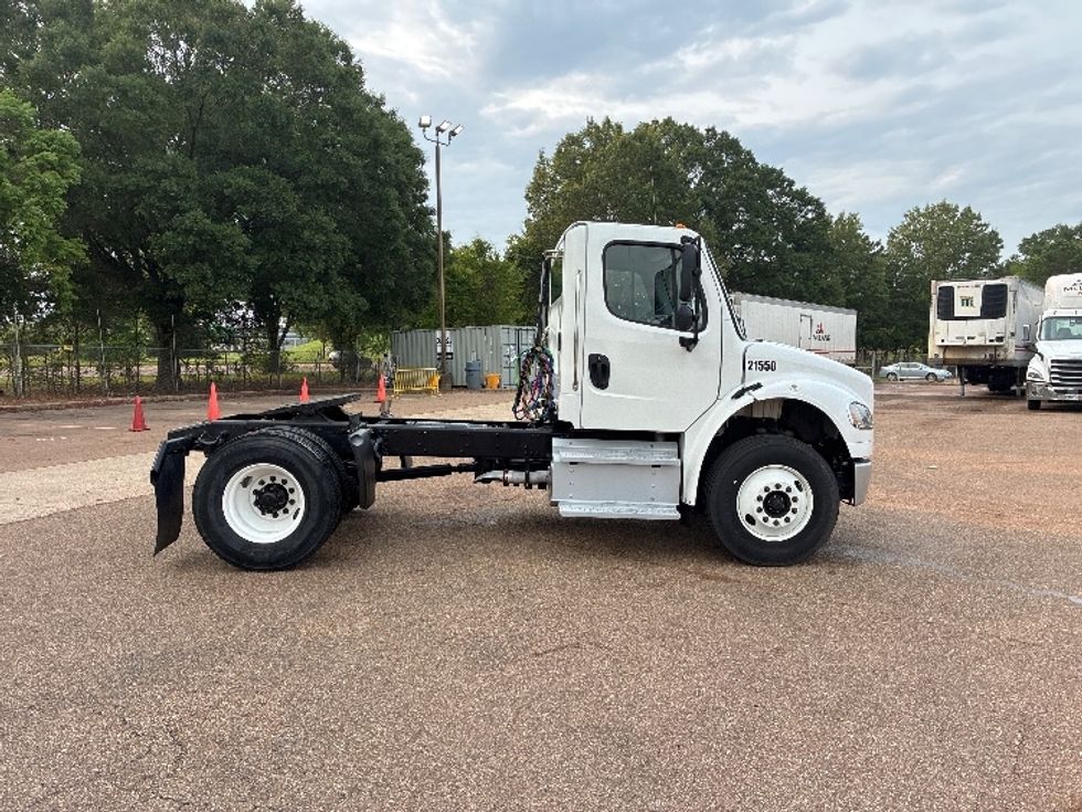 Day Cab Tractor-Heavy Duty Tractors-Freightliner-2021-M2-Jackson-MS-115,740\n\t\tmiles-$ 65,250 - Image 8