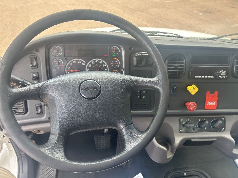 Day Cab Tractor-Heavy Duty Tractors-Freightliner-2021-M2-Jackson-MS-166,836\n\t\tmiles-$ 55,500 - Image 11