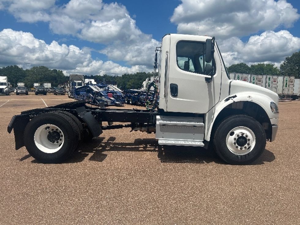 Day Cab Tractor-Heavy Duty Tractors-Freightliner-2021-M2-Jackson-MS-166,836\n\t\tmiles-$ 55,500 - Image 8