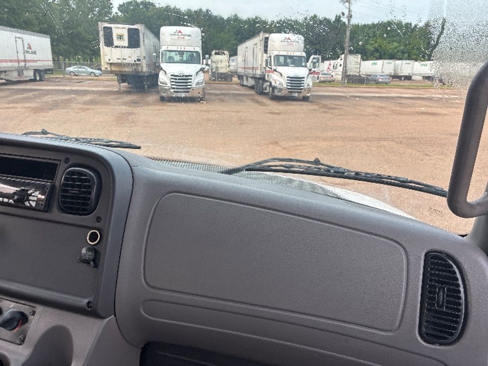 Day Cab Tractor-Heavy Duty Tractors-Freightliner-2021-M2-Jackson-MS-95,515\n\t\tmiles-$ 66,750 - Image 13