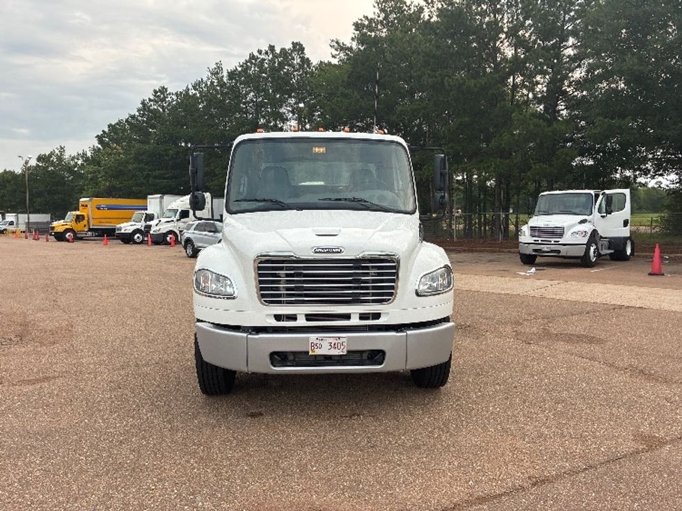 Day Cab Tractor-Heavy Duty Tractors-Freightliner-2021-M2-Jackson-MS-95,515\n\t\tmiles-$ 66,750 - Image 2