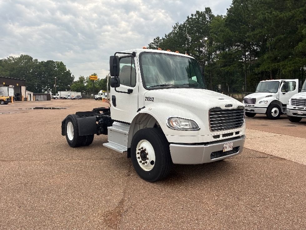 Day Cab Tractor-Heavy Duty Tractors-Freightliner-2021-M2-Jackson-MS-99,974\n\t\tmiles-$ 66,250 - Image 1
