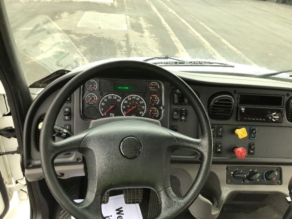 Day Cab Tractor-Heavy Duty Tractors-Freightliner-2021-M2-Kansas City-MO-124,144\n\t\tmiles-$ 62,750 - Image 11