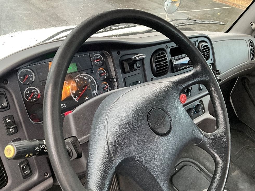 Day Cab Tractor-Heavy Duty Tractors-Freightliner-2021-M2-Springfield-MO-100,197\n\t\tmiles-$ 69,500 - Image 11