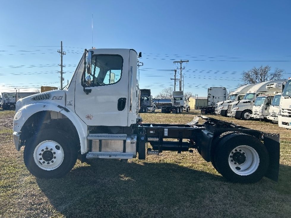 Day Cab Tractor-Heavy Duty Tractors-Freightliner-2021-M2-Springfield-MO-100,197\n\t\tmiles-$ 69,500 - Image 4
