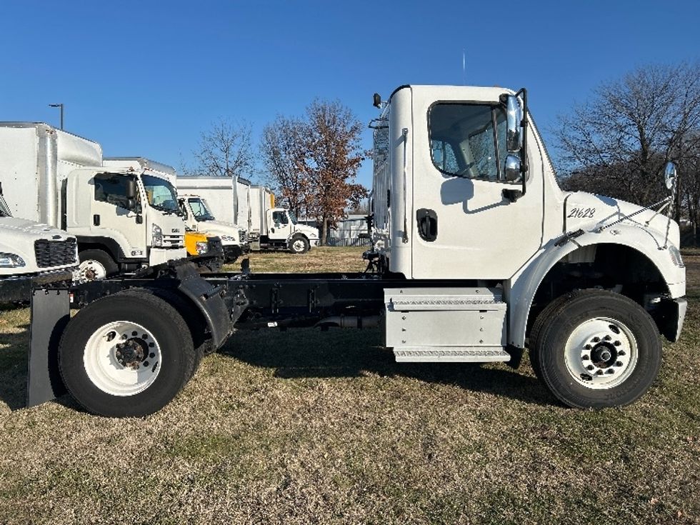 Day Cab Tractor-Heavy Duty Tractors-Freightliner-2021-M2-Springfield-MO-100,197\n\t\tmiles-$ 69,500 - Image 8