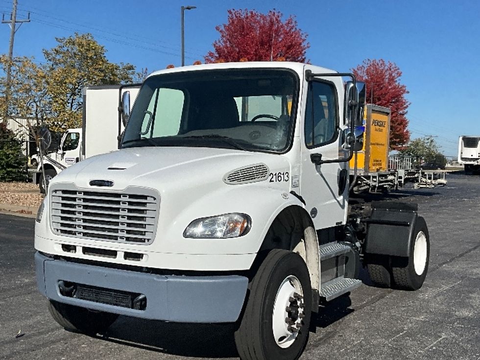 Day Cab Tractor-Heavy Duty Tractors-Freightliner-2021-M2-Springfield-MO-92,576\n\t\tmiles-$ 70,250 - Image 3