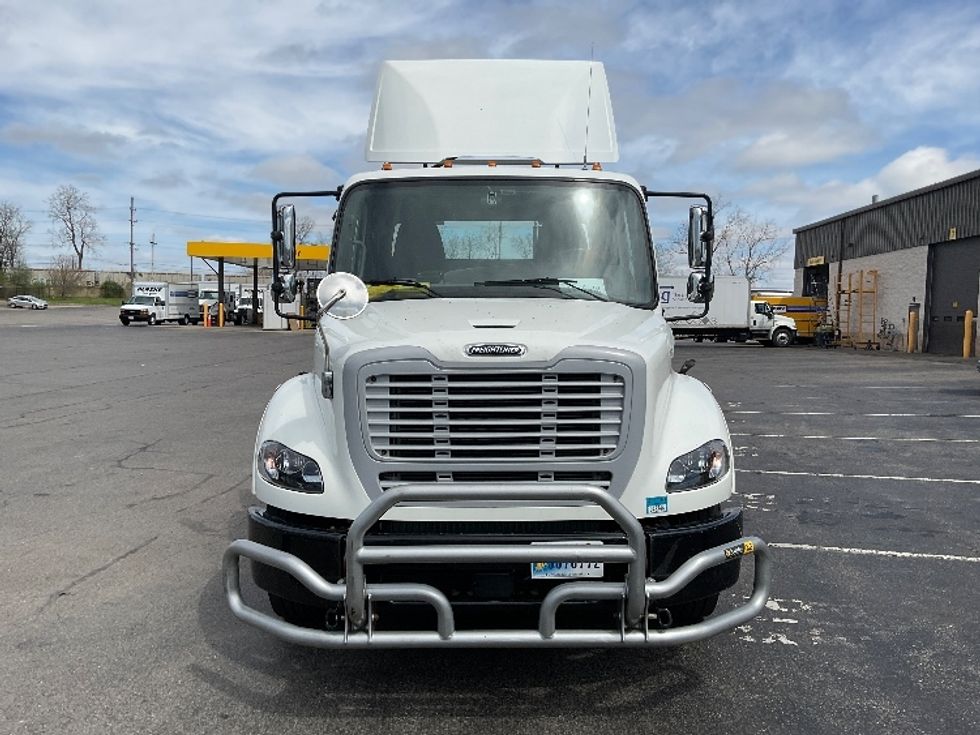 Day Cab Tractor-Heavy Duty Tractors-Freightliner-2021-M211242S-Rochester-NY-167,468\n\t\tmiles-$ 41,750 - Image 2