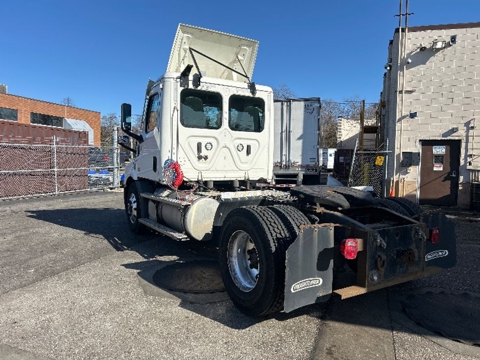 Day Cab Tractor-Heavy Duty Tractors-Freightliner-2021-T11642ST-Central Islip-NY-251,509\n\t\tmiles-$ 51,750 - Image 5