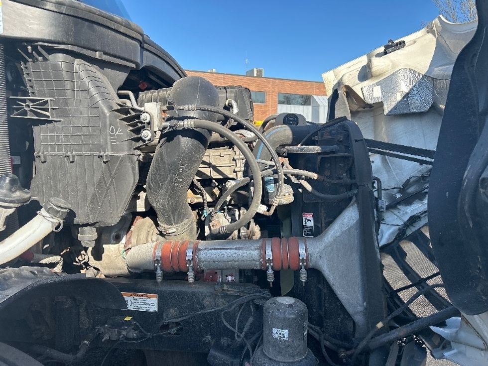 Day Cab Tractor-Heavy Duty Tractors-Freightliner-2021-T11642ST-Central Islip-NY-316,252\n\t\tmiles-$ 44,750 - Image 15