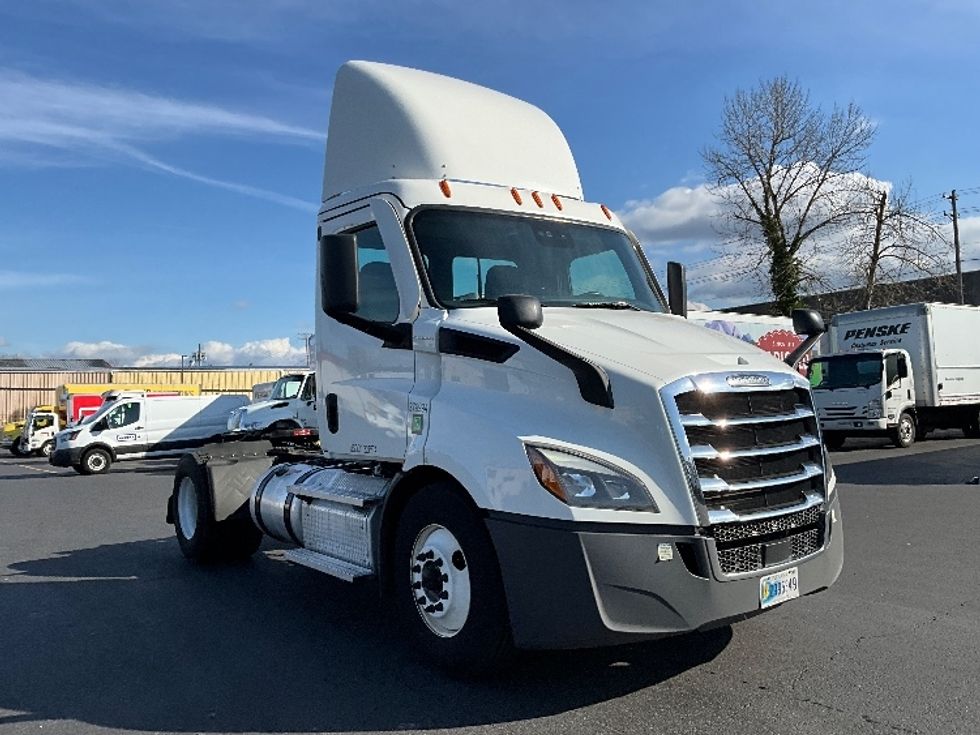 Day Cab Tractor-Heavy Duty Tractors-Freightliner-2021-T11642ST-Clackamas-OR-326,294\n\t\tmiles-$ 50,750 - Image 1