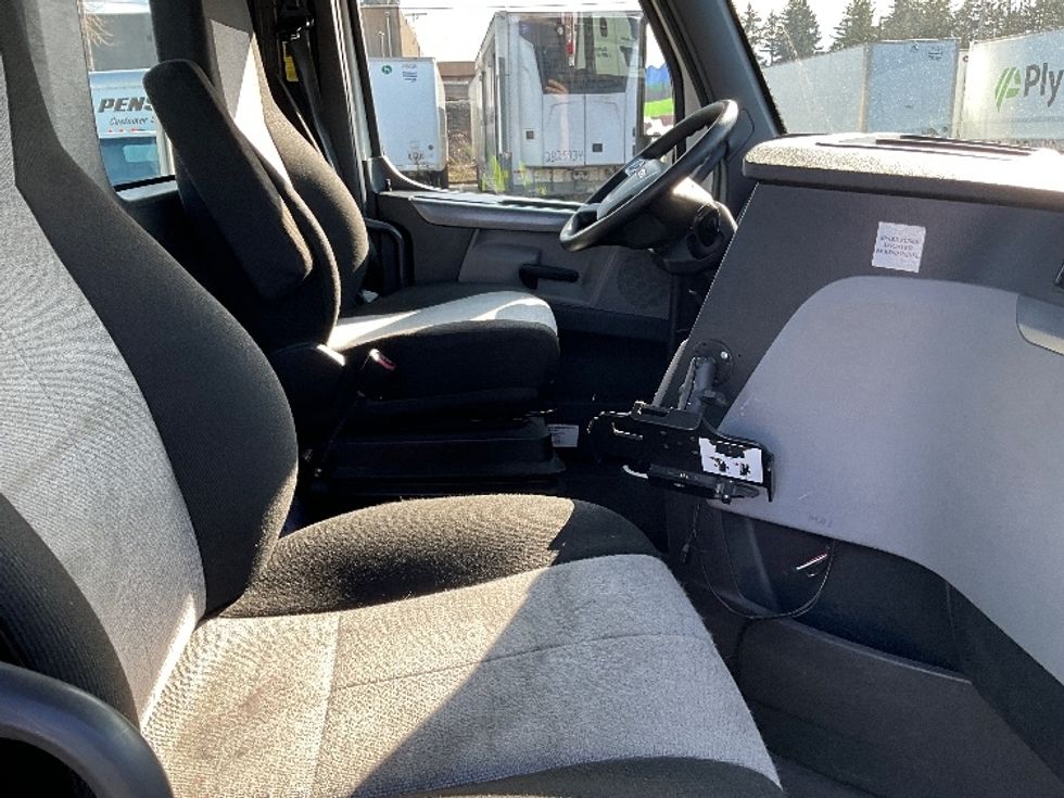 Day Cab Tractor-Heavy Duty Tractors-Freightliner-2021-T11642ST-Clackamas-OR-326,294\n\t\tmiles-$ 50,750 - Image 14