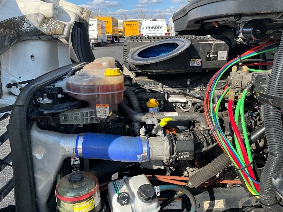 Day Cab Tractor-Heavy Duty Tractors-Freightliner-2021-T11642ST-Clackamas-OR-326,294\n\t\tmiles-$ 50,750 - Image 16