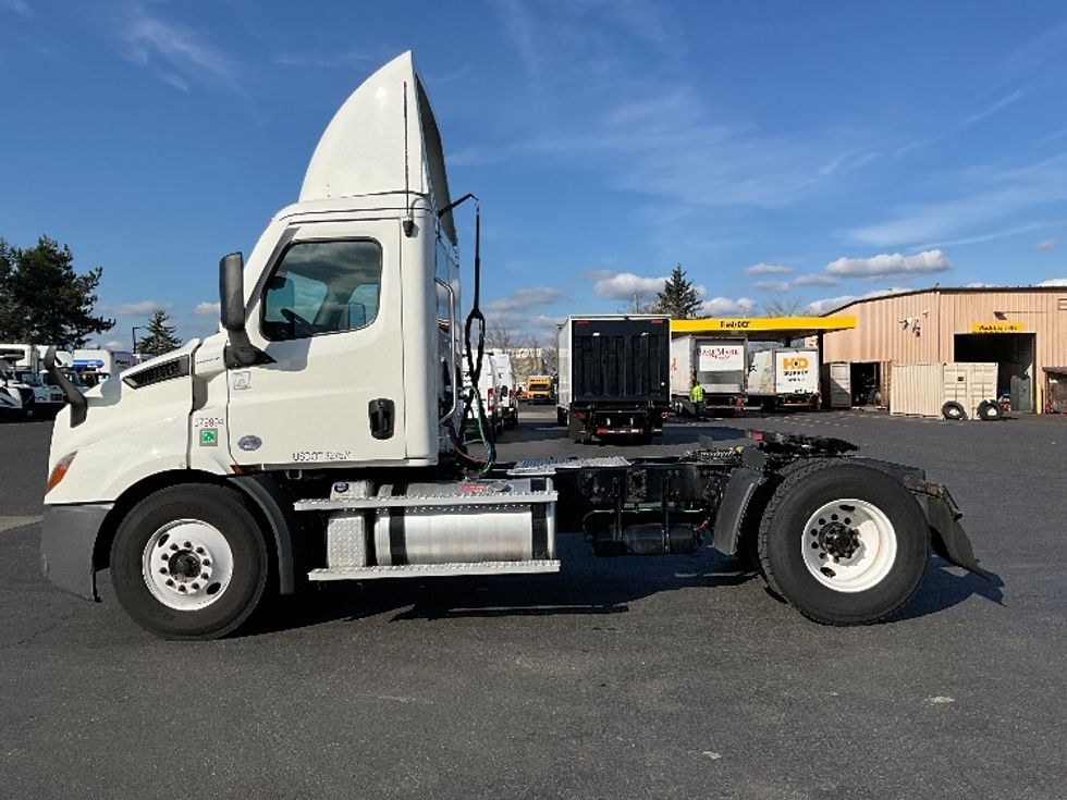 Day Cab Tractor-Heavy Duty Tractors-Freightliner-2021-T11642ST-Clackamas-OR-326,294\n\t\tmiles-$ 50,750 - Image 4