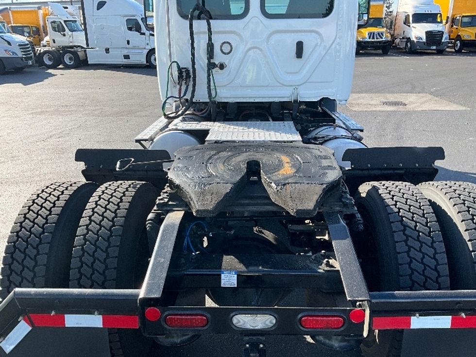 Day Cab Tractor-Heavy Duty Tractors-Freightliner-2021-T11642ST-Clackamas-OR-326,294\n\t\tmiles-$ 50,750 - Image 6