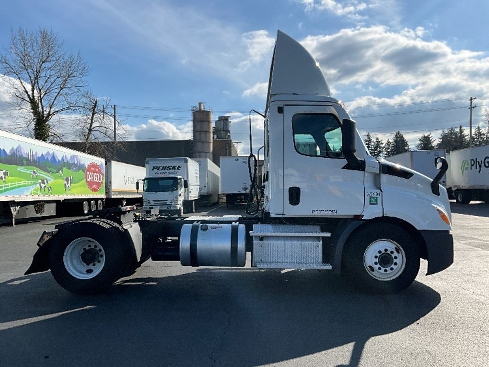 Day Cab Tractor-Heavy Duty Tractors-Freightliner-2021-T11642ST-Clackamas-OR-326,294\n\t\tmiles-$ 50,750 - Image 8