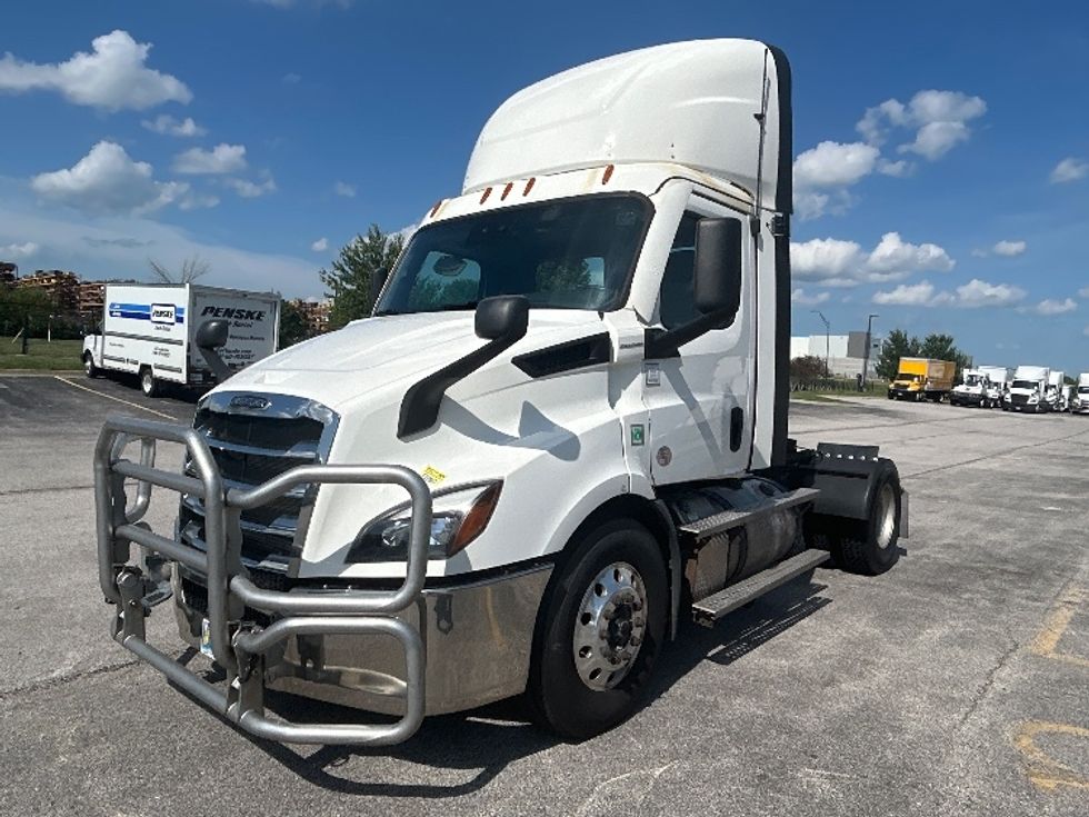 Day Cab Tractor-Heavy Duty Tractors-Freightliner-2021-T11642ST-Davenport-IA-378,298\n\t\tmiles-$ 50,250 - Image 3