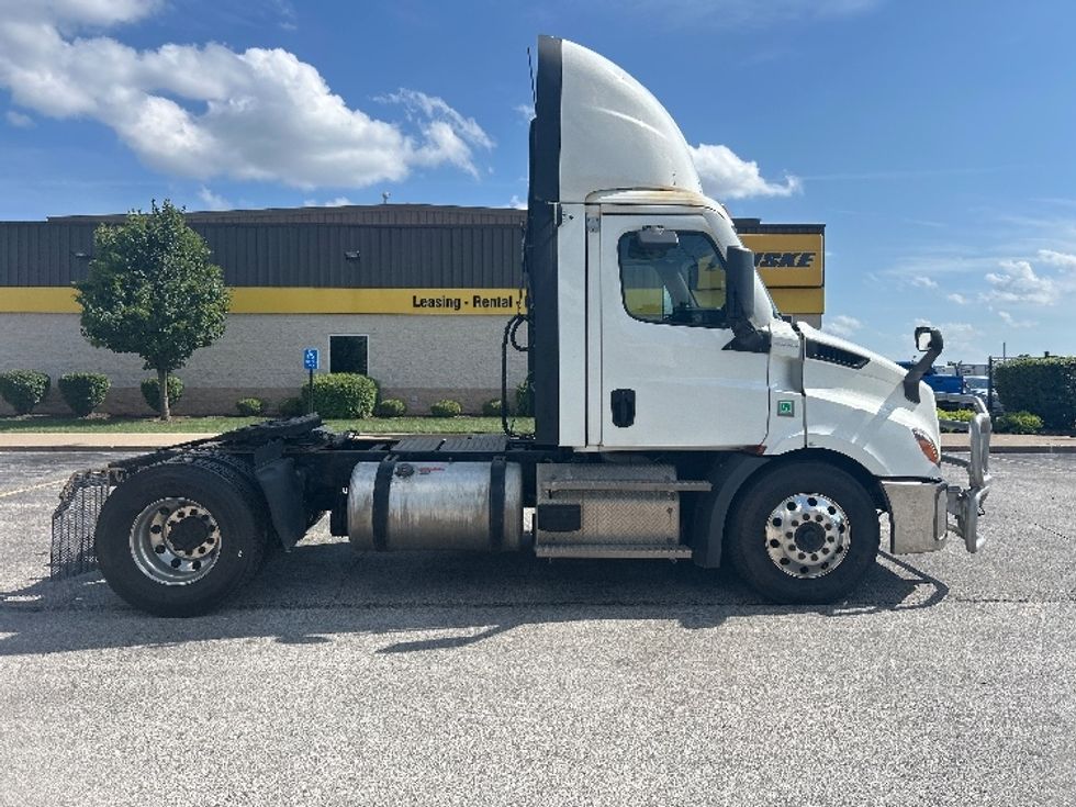 Day Cab Tractor-Heavy Duty Tractors-Freightliner-2021-T11642ST-Davenport-IA-378,298\n\t\tmiles-$ 50,250 - Image 8