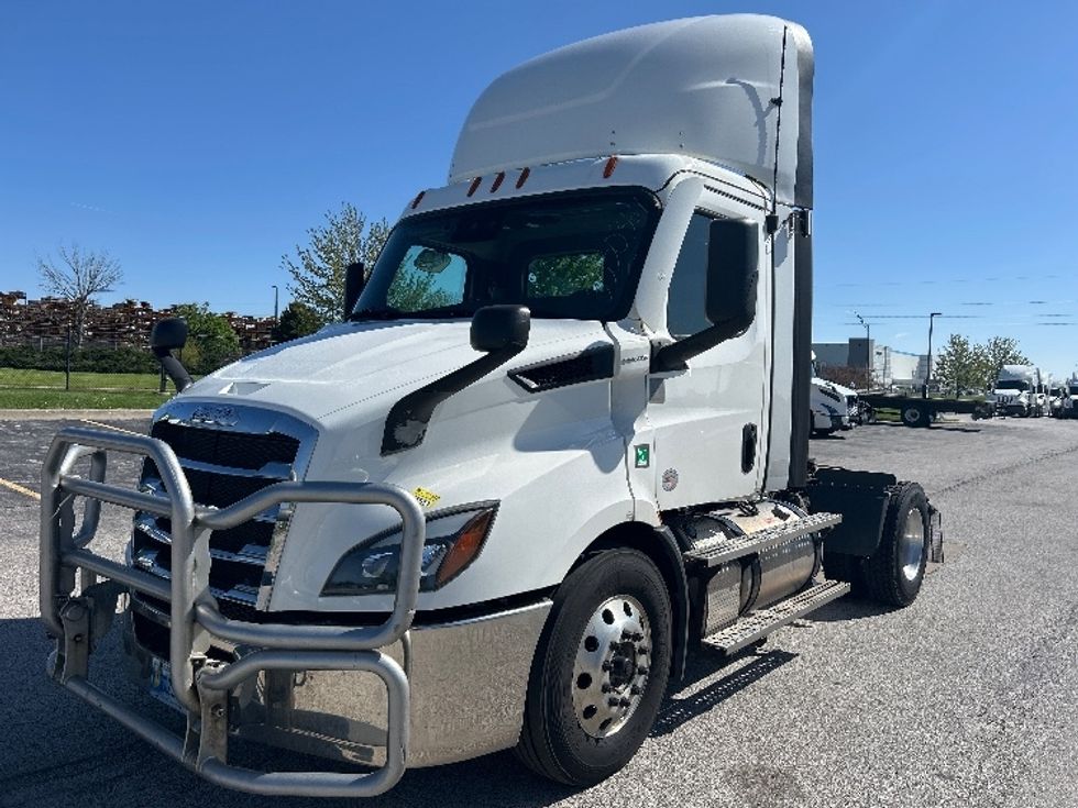 Day Cab Tractor-Heavy Duty Tractors-Freightliner-2021-T11642ST-Davenport-IA-462,567\n\t\tmiles-$ 44,000 - Image 3