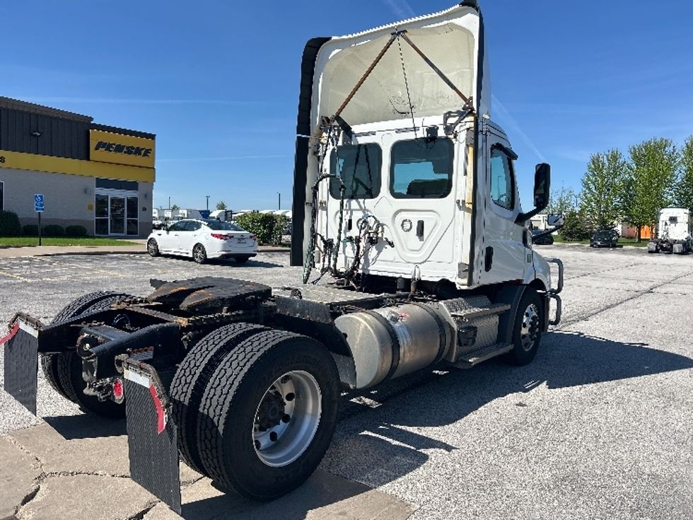 Day Cab Tractor-Heavy Duty Tractors-Freightliner-2021-T11642ST-Davenport-IA-462,567\n\t\tmiles-$ 44,000 - Image 7