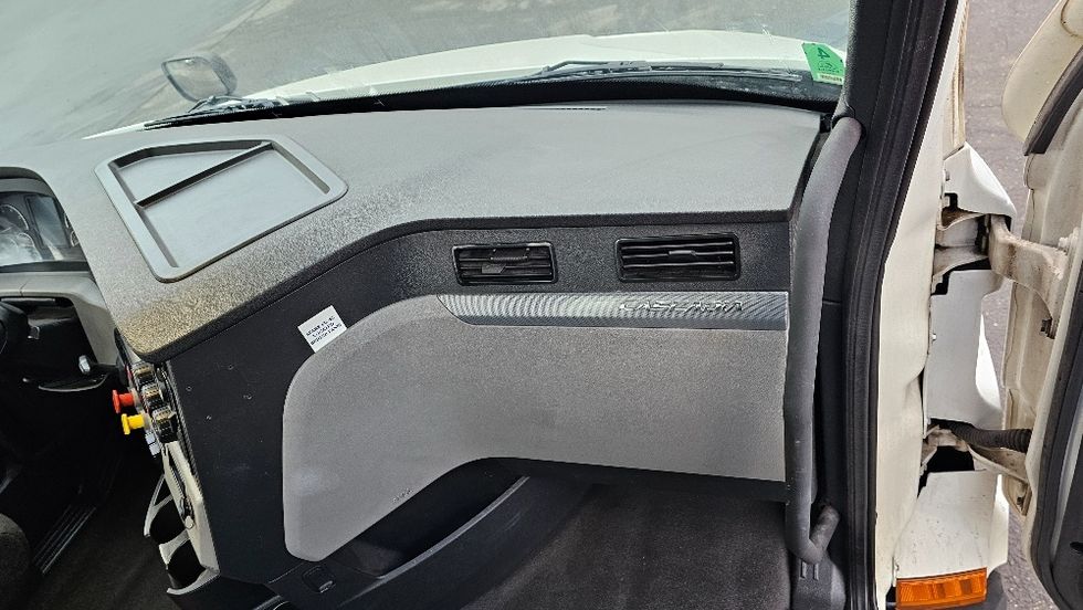 Day Cab Tractor-Heavy Duty Tractors-Freightliner-2021-T11642ST-Dayton-NJ-142,971\n\t\tmiles-$ 56,750 - Image 13