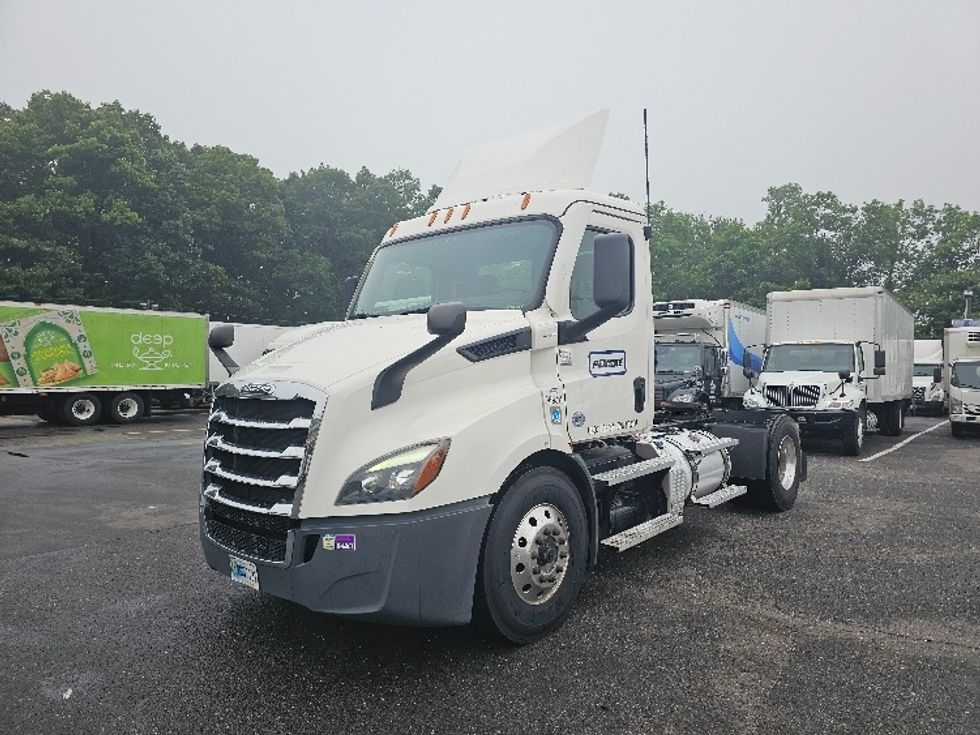 Day Cab Tractor-Heavy Duty Tractors-Freightliner-2021-T11642ST-Edison-NJ-136,793\n\t\tmiles-$ 57,000 - Image 3