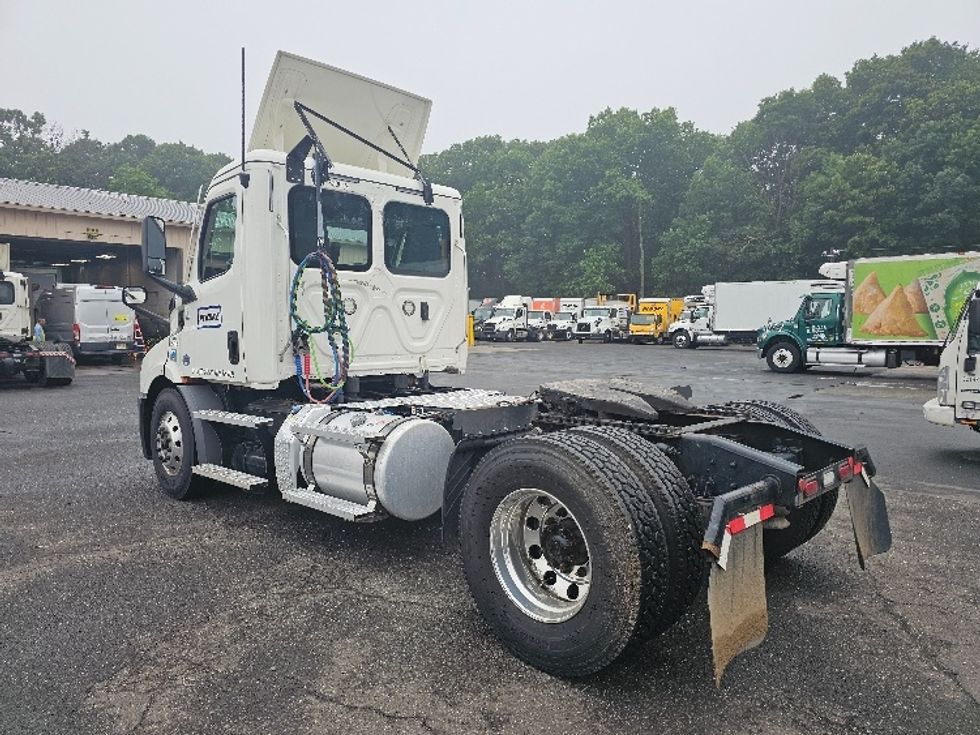Day Cab Tractor-Heavy Duty Tractors-Freightliner-2021-T11642ST-Edison-NJ-136,793\n\t\tmiles-$ 57,000 - Image 5