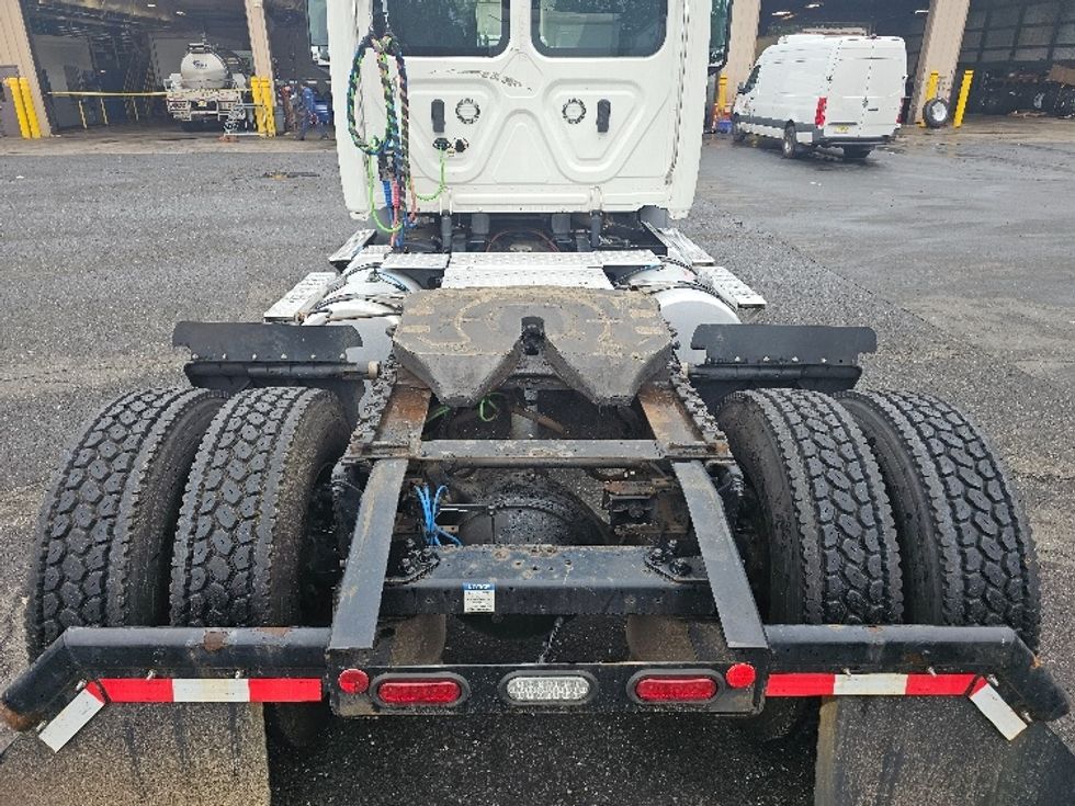 Day Cab Tractor-Heavy Duty Tractors-Freightliner-2021-T11642ST-Edison-NJ-136,793\n\t\tmiles-$ 57,000 - Image 6