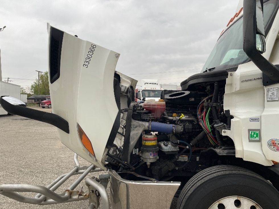 Day Cab Tractor-Heavy Duty Tractors-Freightliner-2021-T11642ST-Elkhart-IN-542,657\n\t\tmiles-$ 34,750 - Image 16