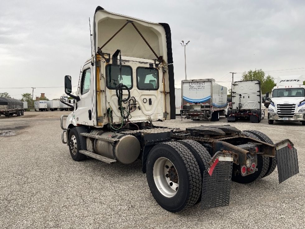 Day Cab Tractor-Heavy Duty Tractors-Freightliner-2021-T11642ST-Elkhart-IN-542,657\n\t\tmiles-$ 34,750 - Image 5