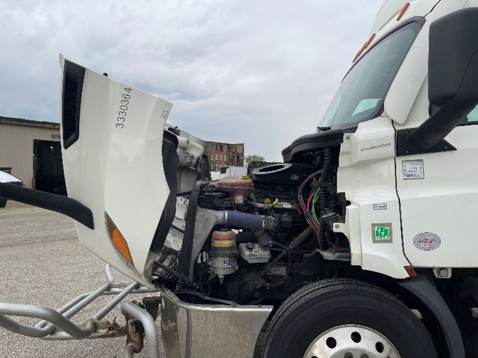 Day Cab Tractor-Heavy Duty Tractors-Freightliner-2021-T11642ST-Elkhart-IN-647,968\n\t\tmiles-$ 27,750 - Image 16