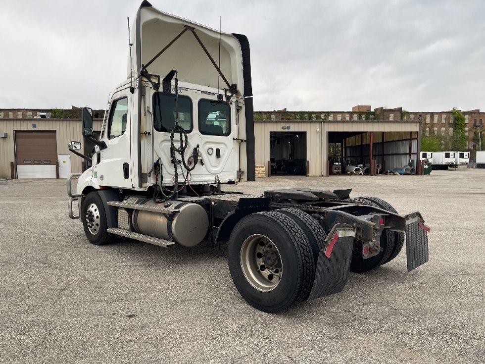 Day Cab Tractor-Heavy Duty Tractors-Freightliner-2021-T11642ST-Elkhart-IN-647,968\n\t\tmiles-$ 27,750 - Image 5