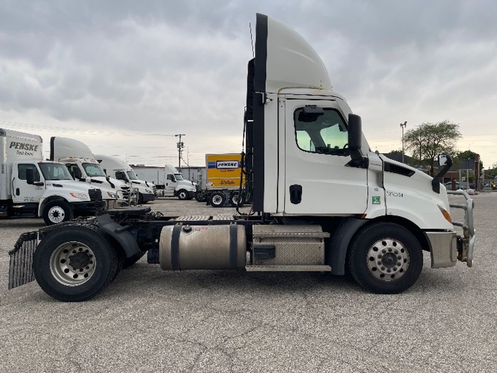 Day Cab Tractor-Heavy Duty Tractors-Freightliner-2021-T11642ST-Elkhart-IN-647,968\n\t\tmiles-$ 27,750 - Image 8
