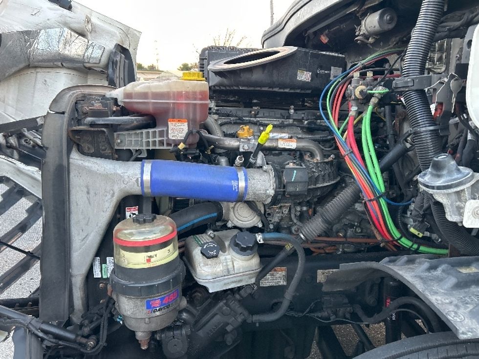 Day Cab Tractor-Heavy Duty Tractors-Freightliner-2021-T11642ST-Fitchburg-MA-295,611\n\t\tmiles-$ 47,250 - Image 16