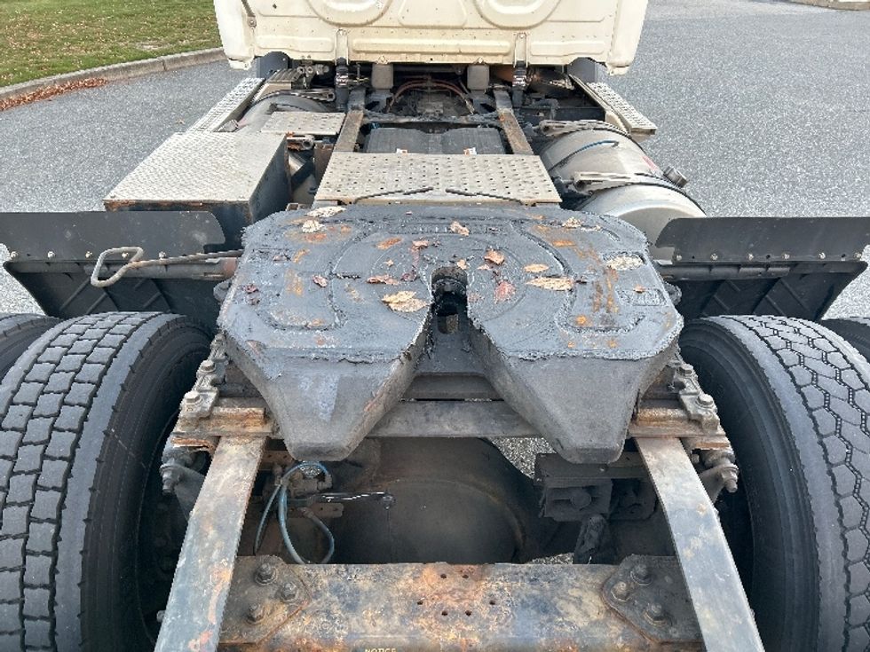 Day Cab Tractor-Heavy Duty Tractors-Freightliner-2021-T11642ST-Fitchburg-MA-295,611\n\t\tmiles-$ 47,250 - Image 6