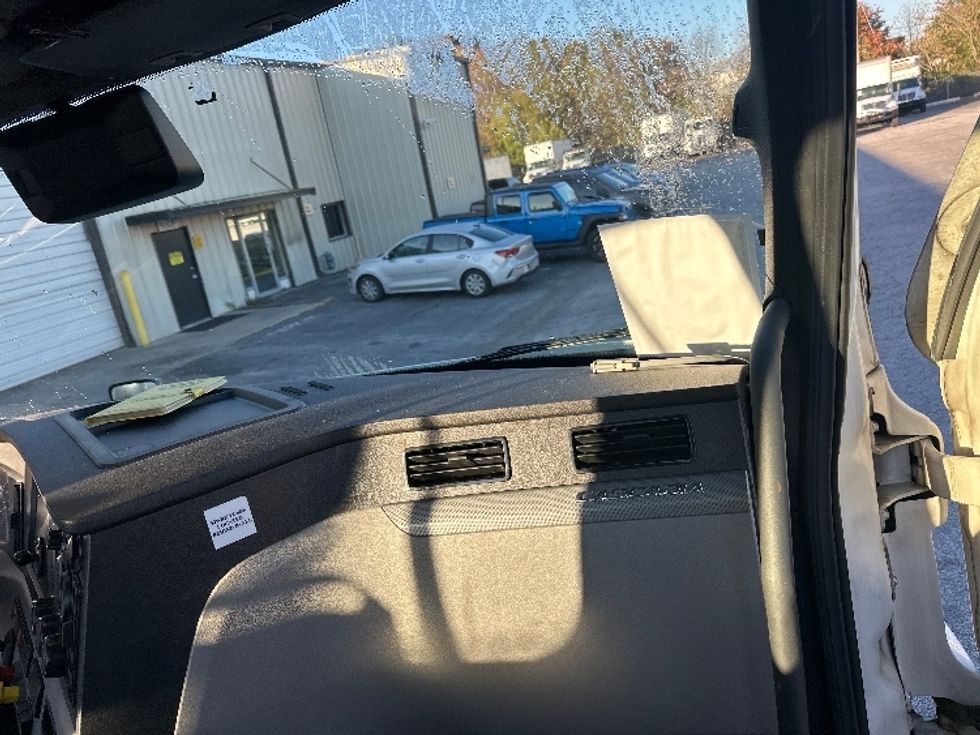 Day Cab Tractor-Heavy Duty Tractors-Freightliner-2021-T11642ST-Forest Park-GA-846,473\n\t\tmiles-$ 30,500 - Image 13