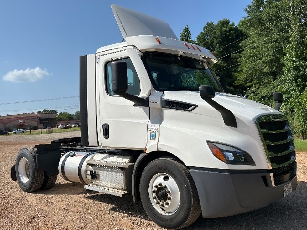 Day Cab Tractor-Heavy Duty Tractors-Freightliner-2021-T11642ST-Fort Worth-TX-282,811\n\t\tmiles-$ 54,000 - Image 1