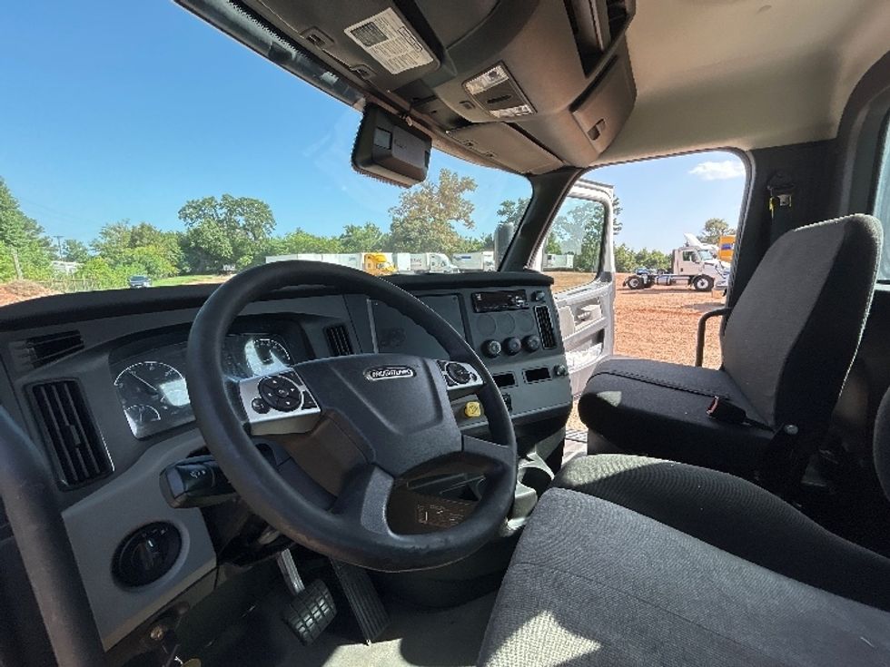 Day Cab Tractor-Heavy Duty Tractors-Freightliner-2021-T11642ST-Fort Worth-TX-282,811\n\t\tmiles-$ 54,000 - Image 10