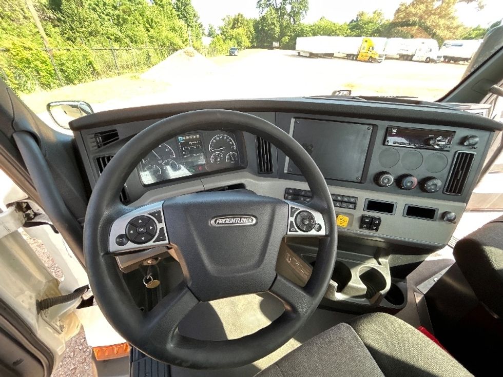 Day Cab Tractor-Heavy Duty Tractors-Freightliner-2021-T11642ST-Fort Worth-TX-282,811\n\t\tmiles-$ 54,000 - Image 11
