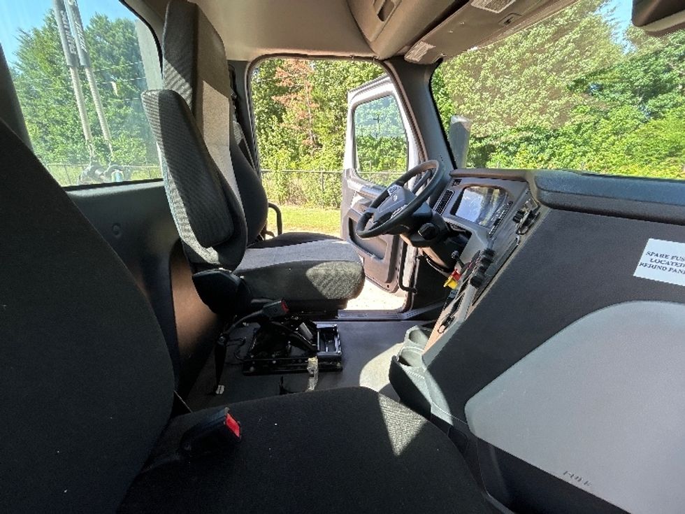 Day Cab Tractor-Heavy Duty Tractors-Freightliner-2021-T11642ST-Fort Worth-TX-282,811\n\t\tmiles-$ 54,000 - Image 13