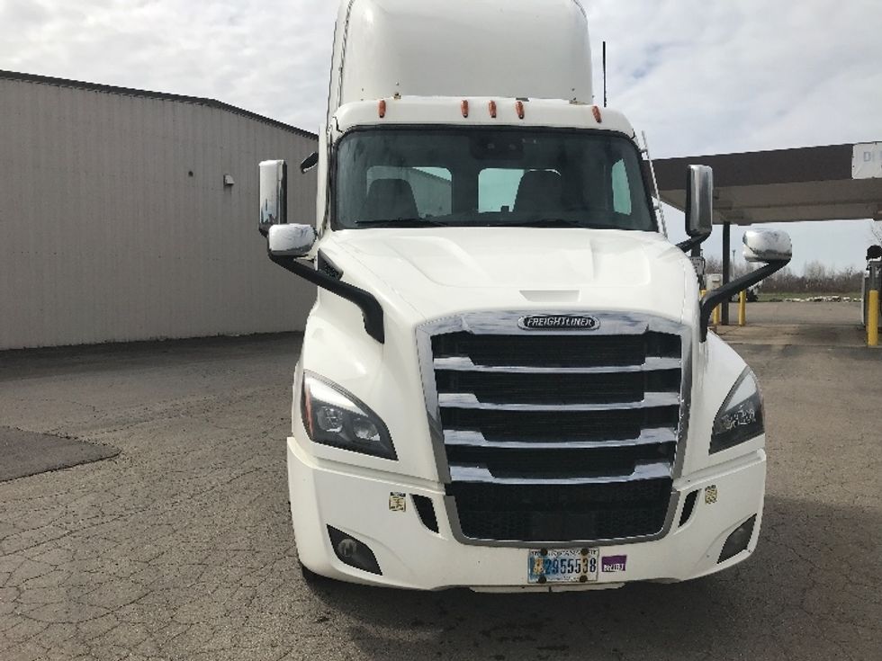 Day Cab Tractor-Heavy Duty Tractors-Freightliner-2021-T11642ST-Fredonia-NY-277,255\n\t\tmiles-$ 46,750 - Image 2