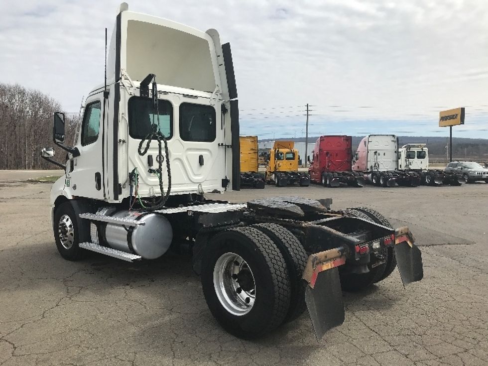 Day Cab Tractor-Heavy Duty Tractors-Freightliner-2021-T11642ST-Fredonia-NY-277,255\n\t\tmiles-$ 46,750 - Image 5