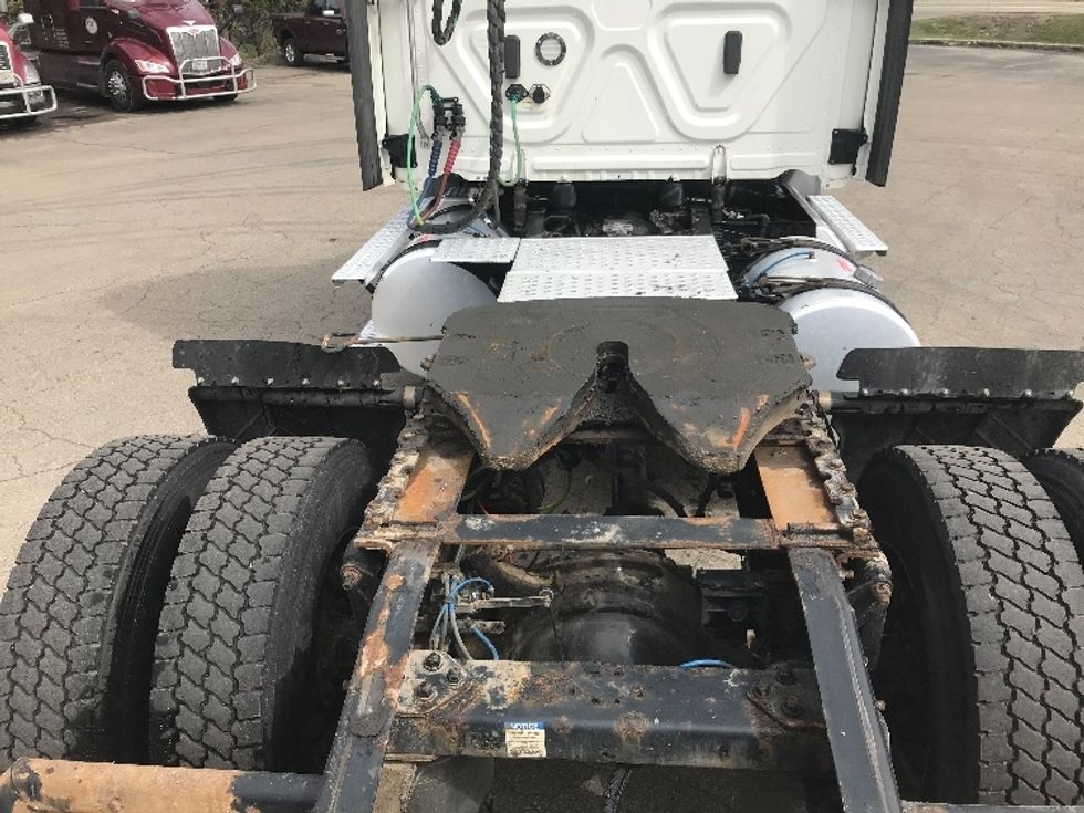 Day Cab Tractor-Heavy Duty Tractors-Freightliner-2021-T11642ST-Fredonia-NY-277,255\n\t\tmiles-$ 46,750 - Image 6