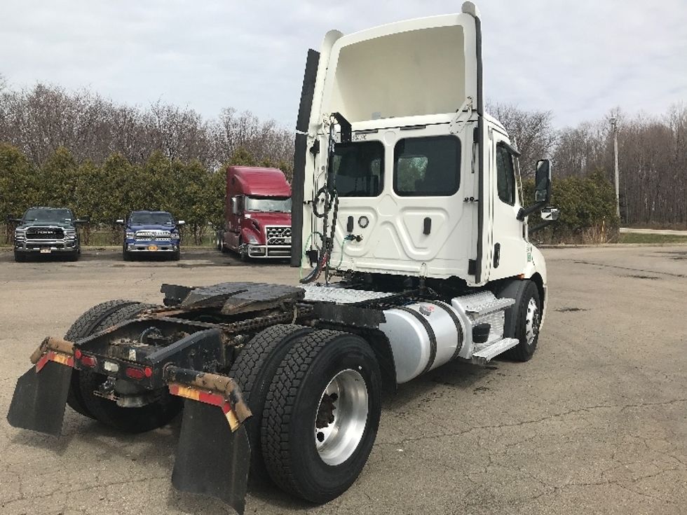 Day Cab Tractor-Heavy Duty Tractors-Freightliner-2021-T11642ST-Fredonia-NY-277,255\n\t\tmiles-$ 46,750 - Image 7