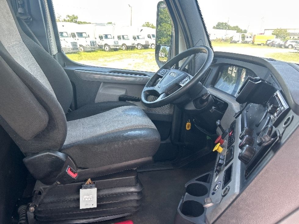 Day Cab Tractor-Heavy Duty Tractors-Freightliner-2021-T11642ST-Garden City-GA-1,000,289\n\t\tmiles-$ 27,750 - Image 14