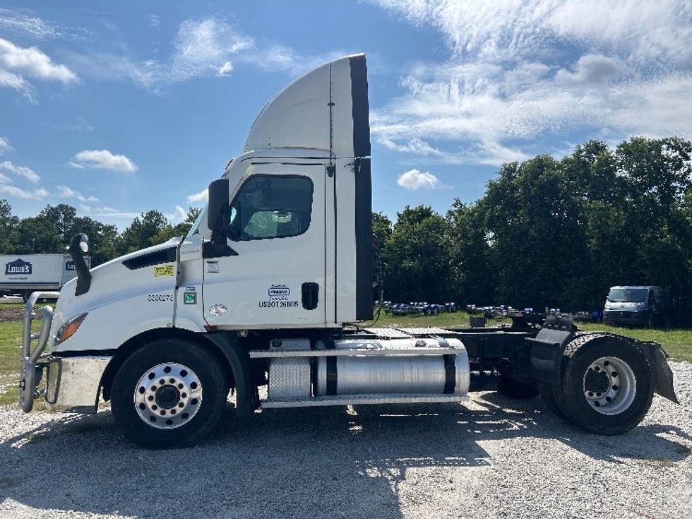 Day Cab Tractor-Heavy Duty Tractors-Freightliner-2021-T11642ST-Garden City-GA-1,000,289\n\t\tmiles-$ 27,750 - Image 4