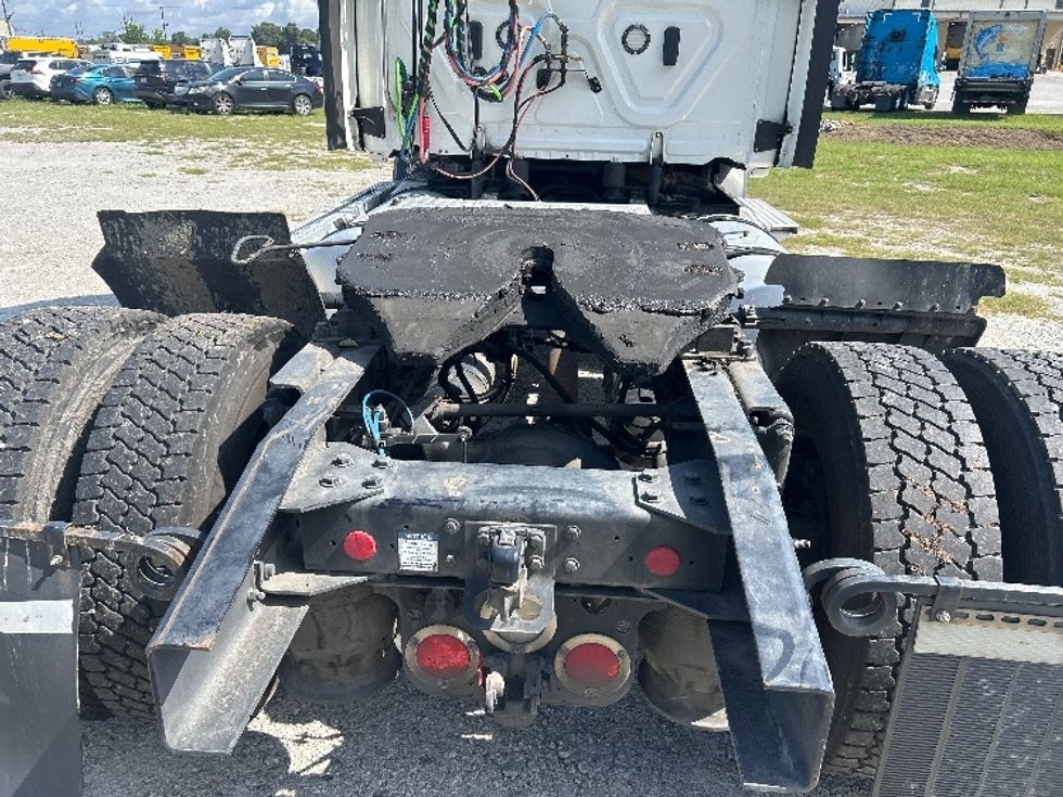 Day Cab Tractor-Heavy Duty Tractors-Freightliner-2021-T11642ST-Garden City-GA-1,000,289\n\t\tmiles-$ 27,750 - Image 6